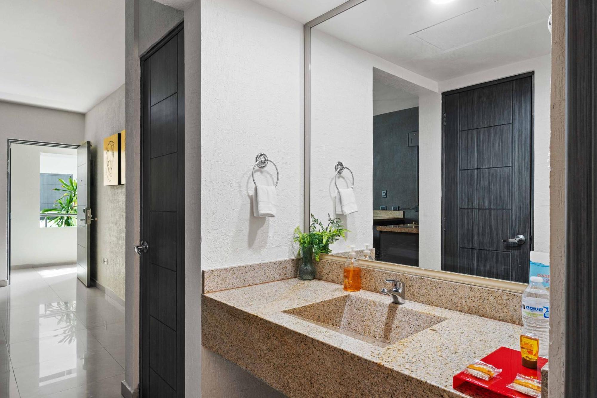 Homesuites Zaragoza Culiacán Kültér fotó